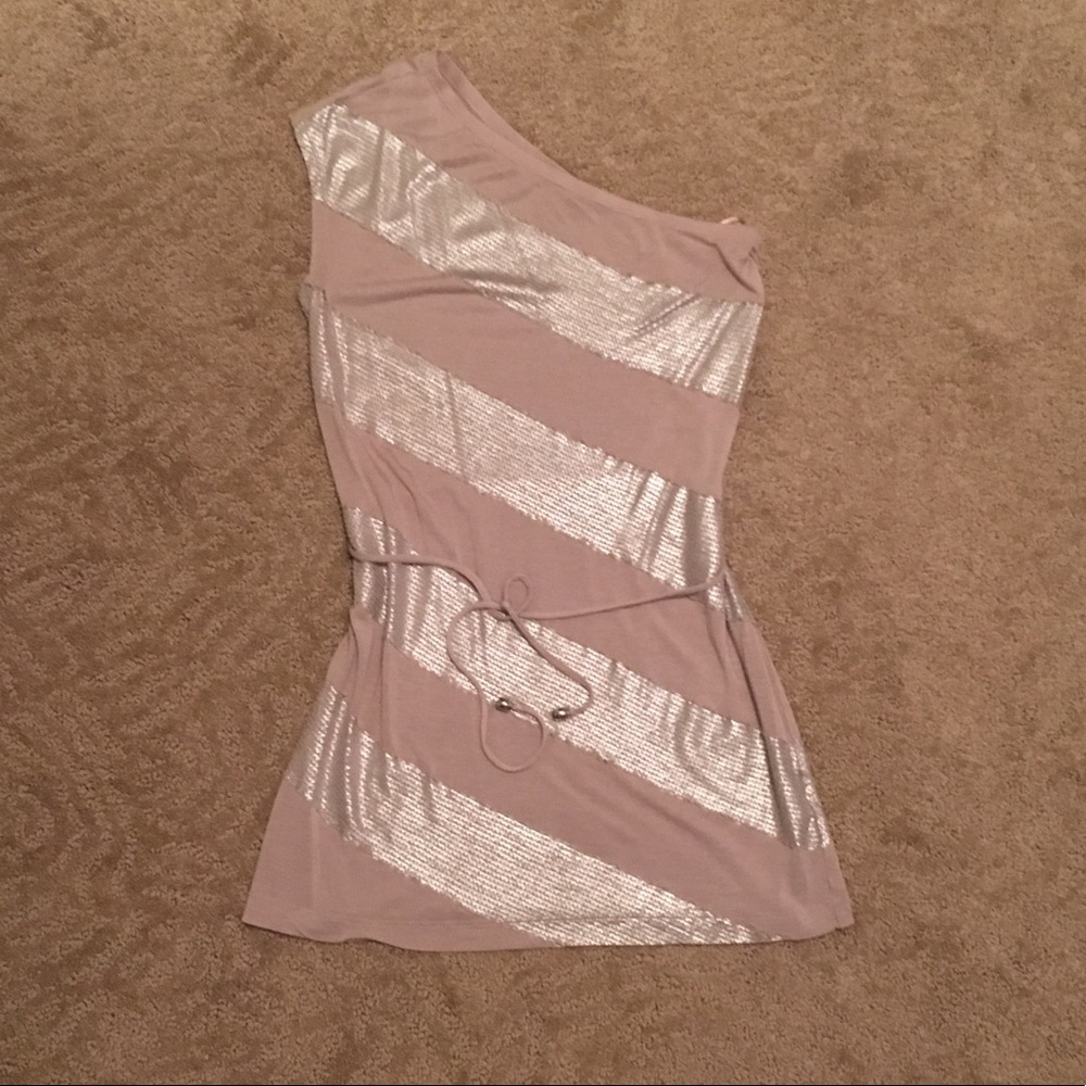 One shoulder dressy top